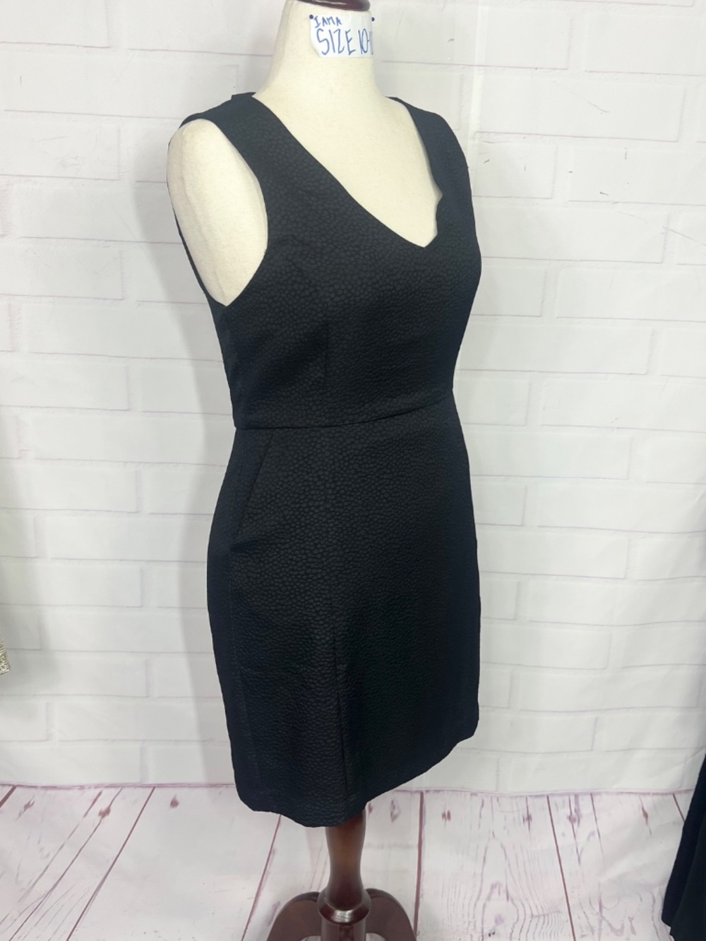 NWT🤩 |•FOREVER 21•| Textured Black Dress Size Large - Picture 2 of 12